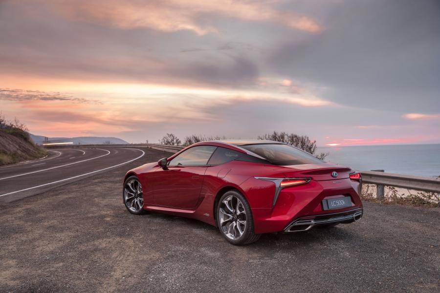  Lexus LC500h 2017 года  (AU) (фото 18 из 22)